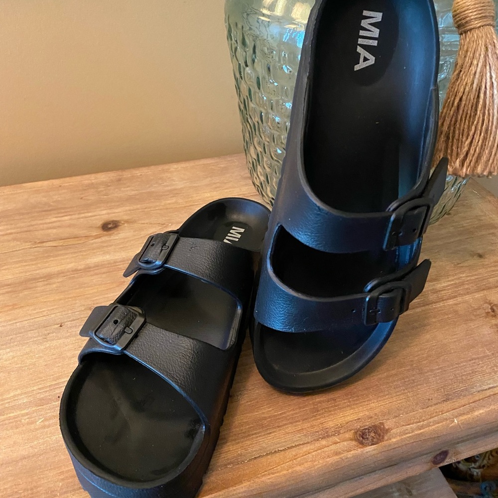 MIA platform sandals